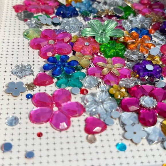 200+ JEWELS LARGE MED SM GEMS SPARKLES FLAT BACKS MIXED LOT DIY CRAFTING BULK - Picture 11 of 16